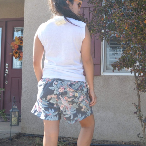 Vintage tommy Bahama swim trunks - Picture 5 of 5